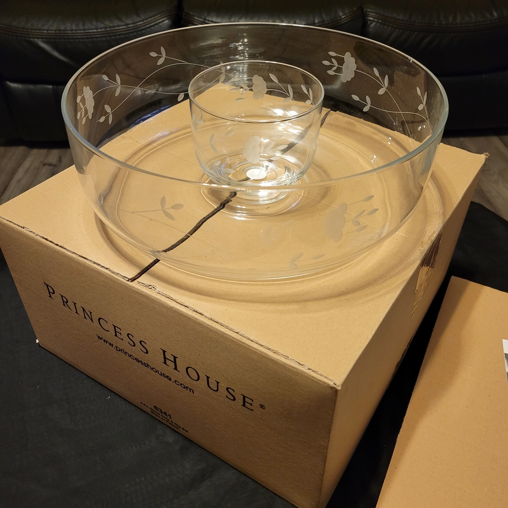 Princess House 2-pc Chip & Dip  Glass Set